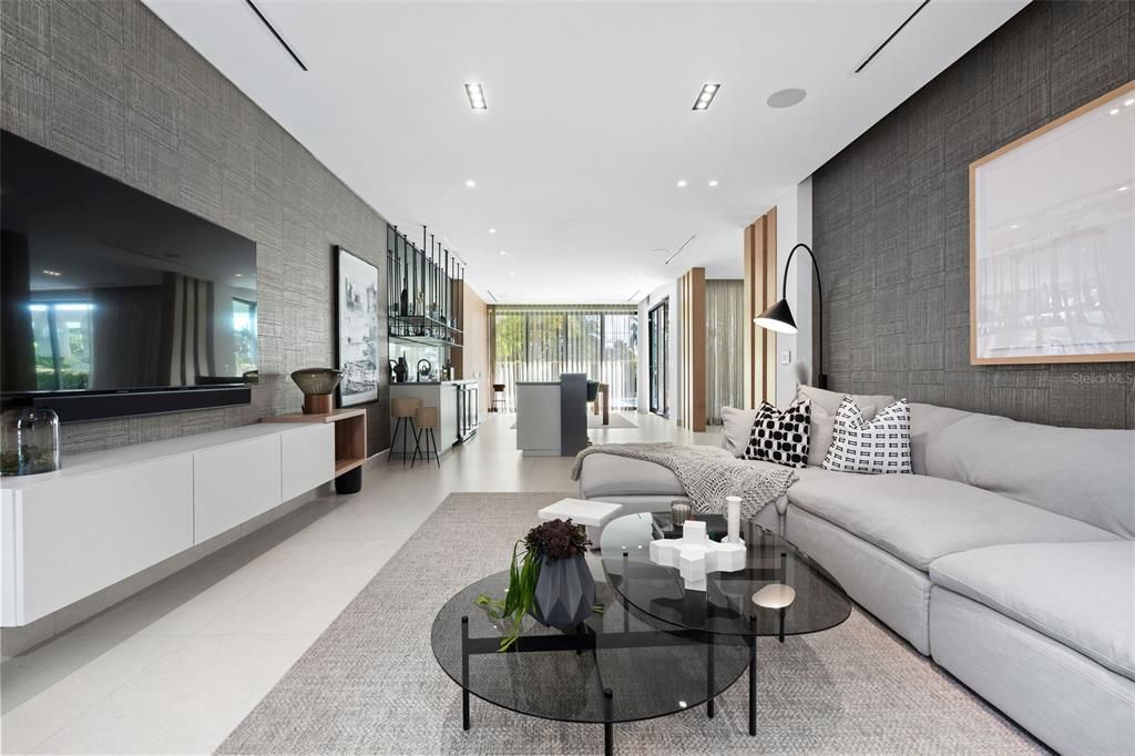 Recently Sold: $4,500,000 (5 beds, 5 baths, 5973 Square Feet)