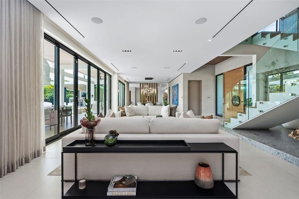 Recently Sold: $4,500,000 (5 beds, 5 baths, 5973 Square Feet)