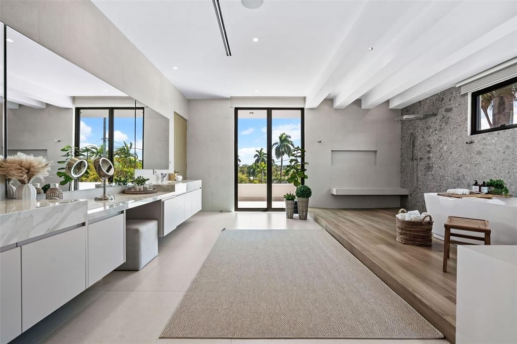 Recently Sold: $4,500,000 (5 beds, 5 baths, 5973 Square Feet)