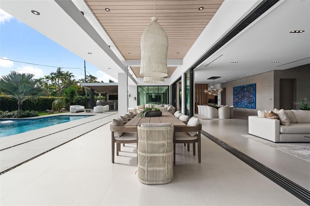 Recently Sold: $4,500,000 (5 beds, 5 baths, 5973 Square Feet)