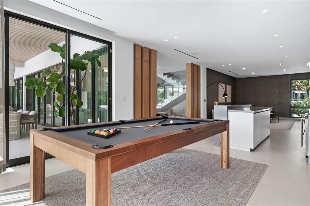 Recently Sold: $4,500,000 (5 beds, 5 baths, 5973 Square Feet)