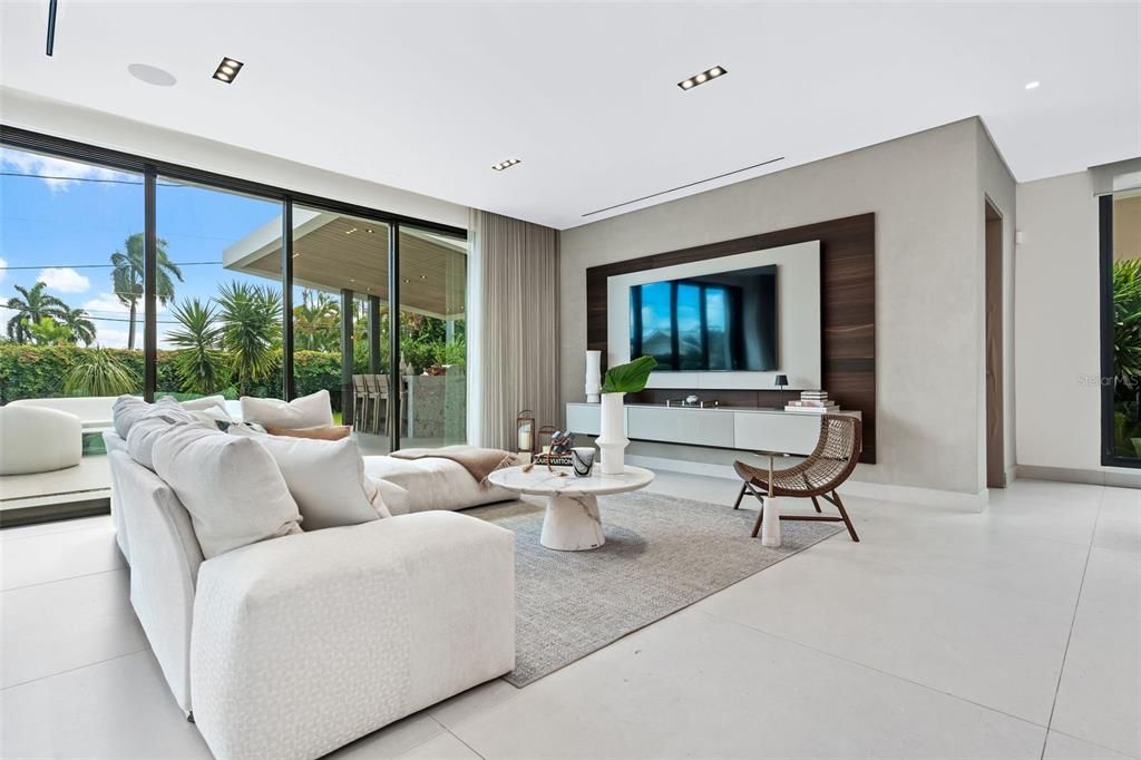 Recently Sold: $4,500,000 (5 beds, 5 baths, 5973 Square Feet)