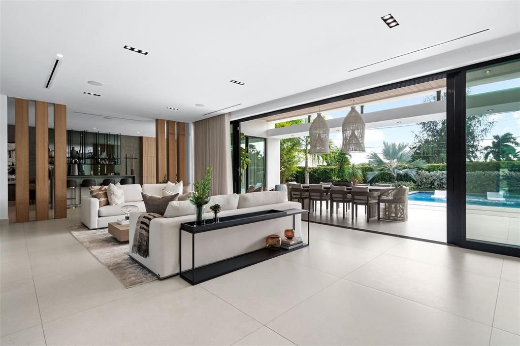 Recently Sold: $4,500,000 (5 beds, 5 baths, 5973 Square Feet)