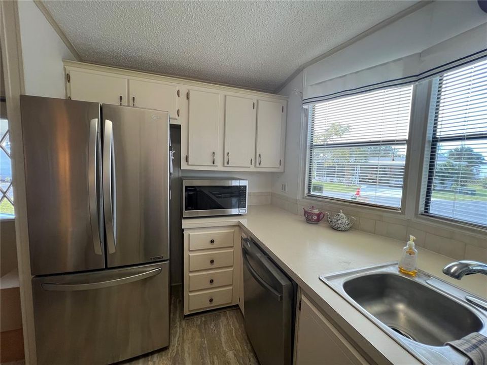 For Rent: $1,700 (2 beds, 2 baths, 1024 Square Feet)