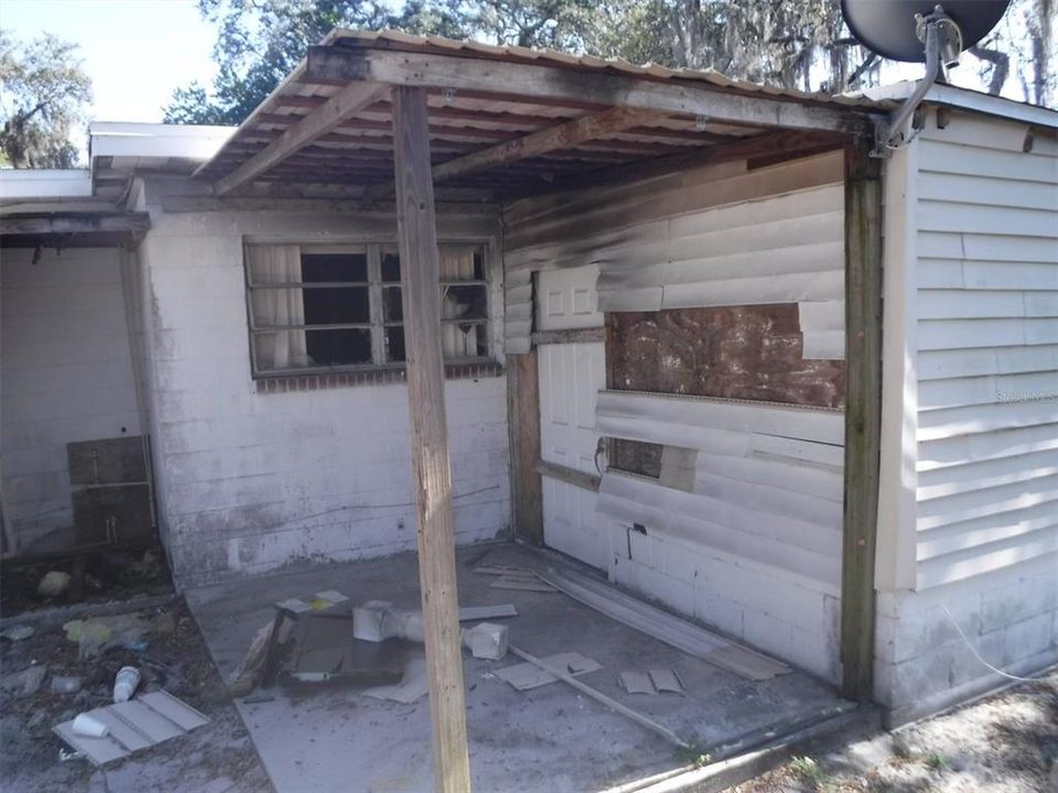 Recently Sold: $130,000 (3 beds, 1 baths, 1305 Square Feet)
