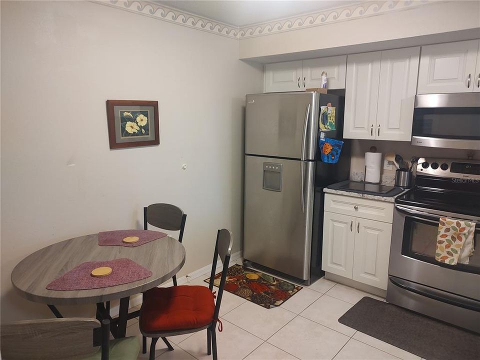 For Rent: $2,500 (3 beds, 2 baths, 1349 Square Feet)