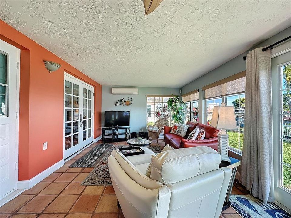 Recently Sold: $495,000 (2 beds, 1 baths, 1705 Square Feet)