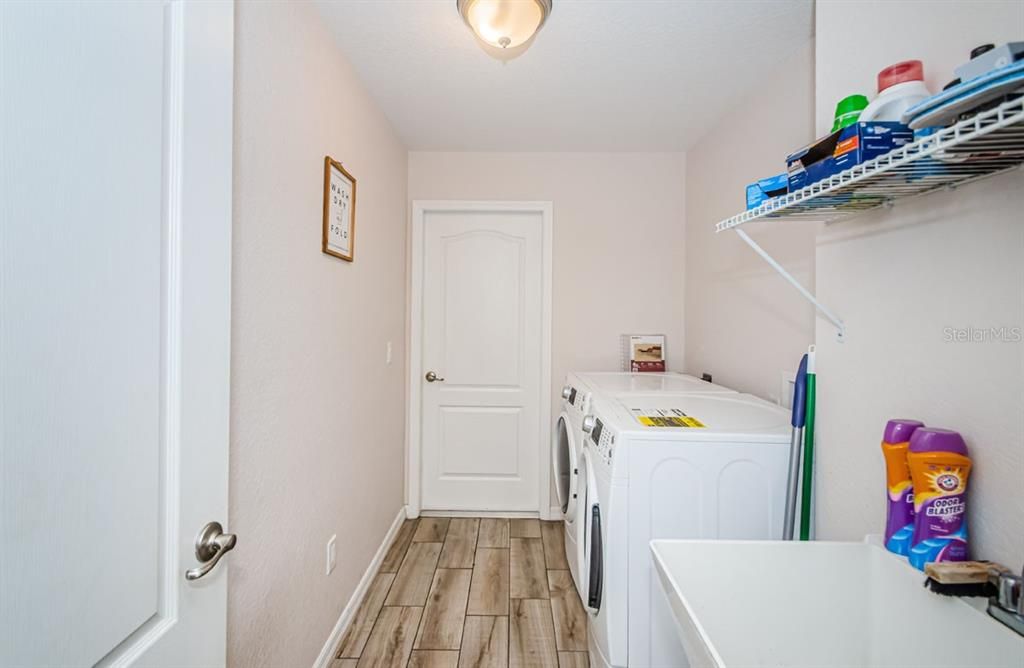 LAUNDRY ROOM