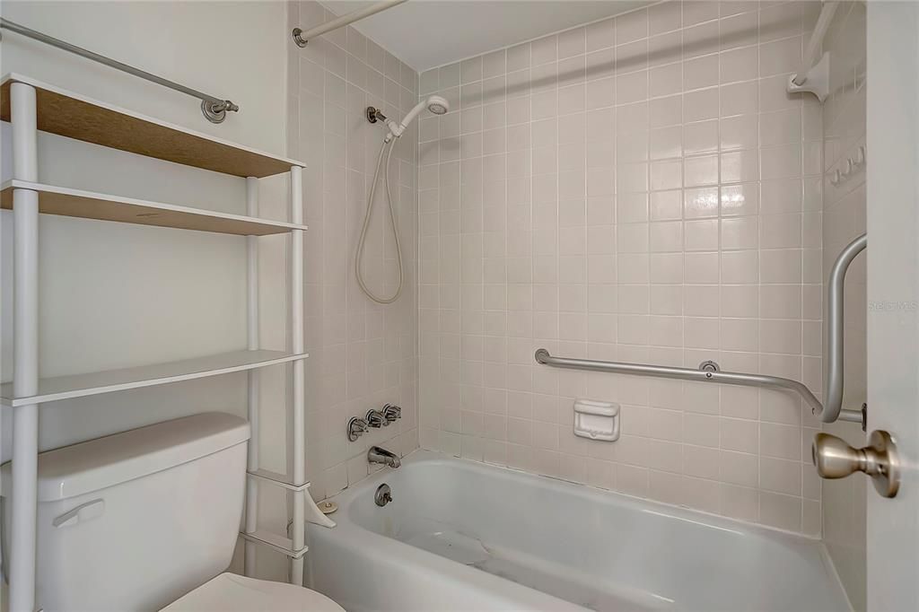 В аренду: $1,500 (2 спален, 1 ванн, 880 Квадратных фут)