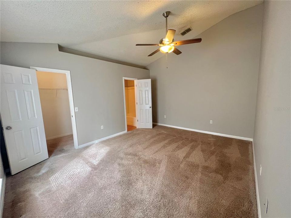 Recently Rented: $1,700 (3 beds, 2 baths, 1348 Square Feet)