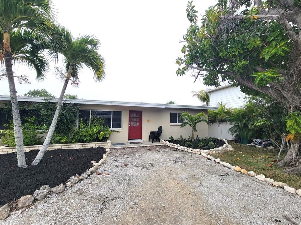 Недавно арендовано: $2,500 (2 спален, 1 ванн, 900 Квадратных фут)