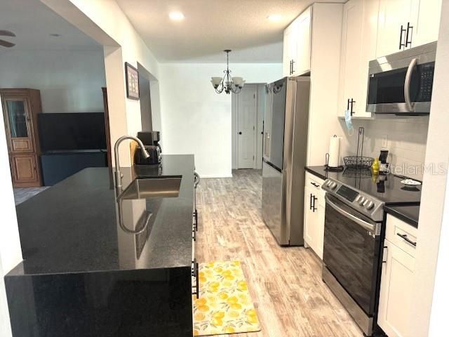 Active With Contract: $1,950 (3 beds, 2 baths, 1710 Square Feet)