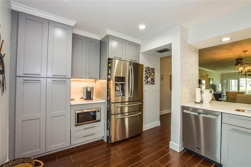 Active With Contract: $349,000 (2 beds, 2 baths, 1365 Square Feet)