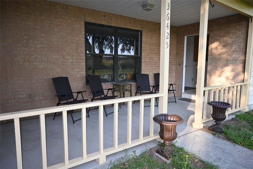 For Rent: $1,250 (3 beds, 2 baths, 2312 Square Feet)