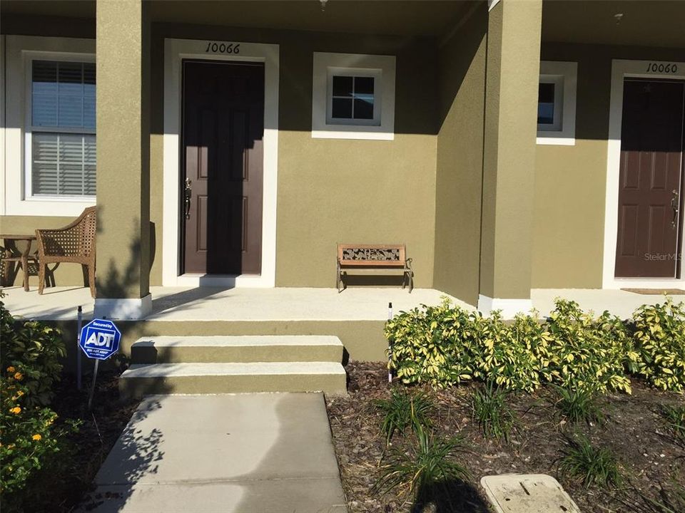 Recently Rented: $2,700 (3 beds, 2 baths, 1745 Square Feet)