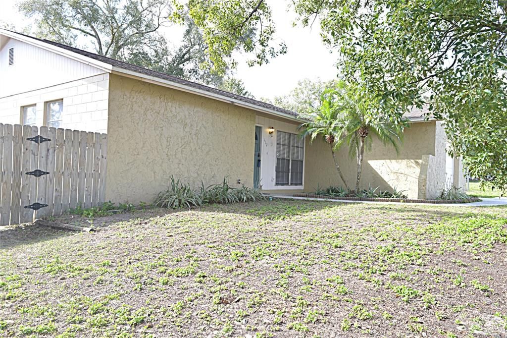 For Sale: $379,990 (3 beds, 2 baths, 1276 Square Feet)