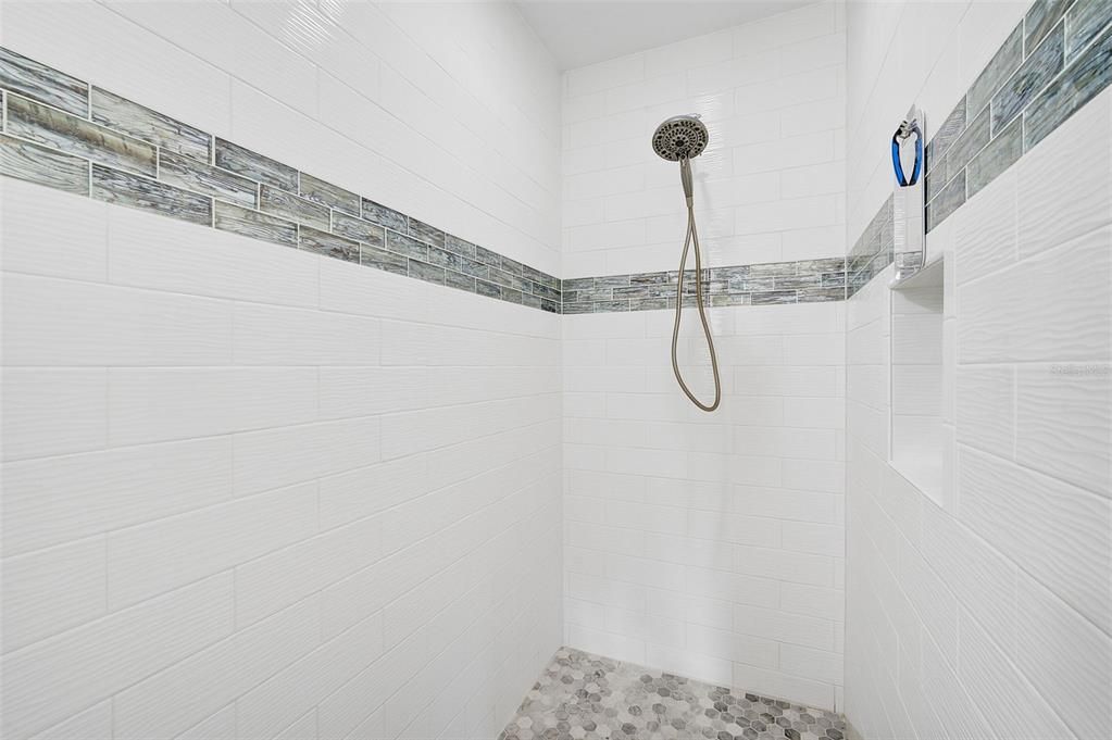 最近售出: $495,000 (2 贝兹, 2 浴室, 1125 平方英尺)