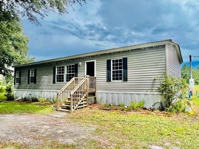 Recently Sold: $189,900 (3 beds, 2 baths, 1352 Square Feet)