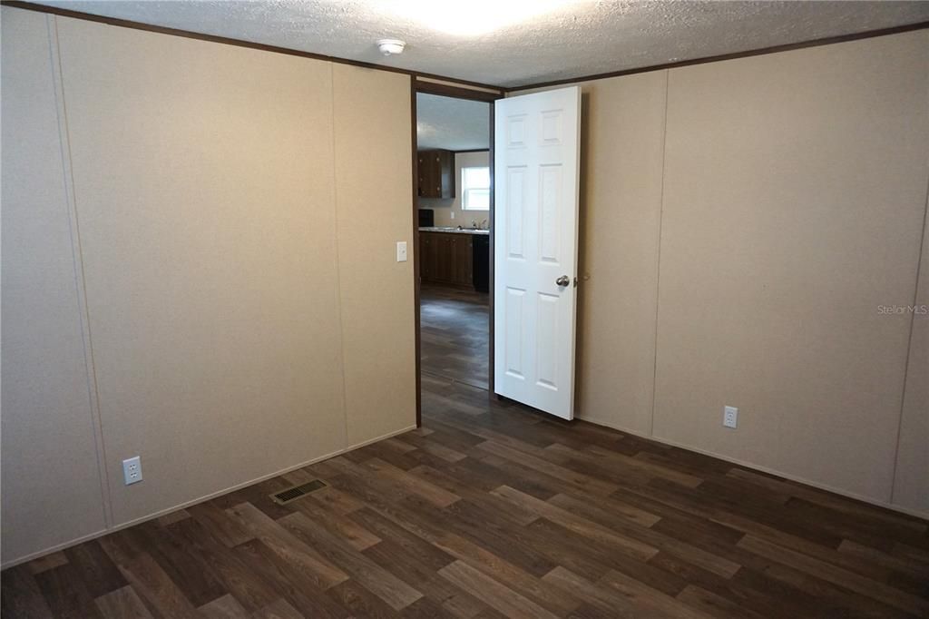 For Sale: $269,900 (3 beds, 2 baths, 1475 Square Feet)