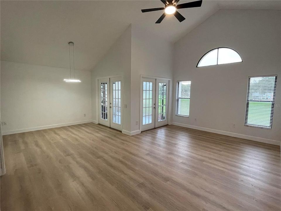 Active With Contract: $2,750 (3 beds, 2 baths, 1443 Square Feet)