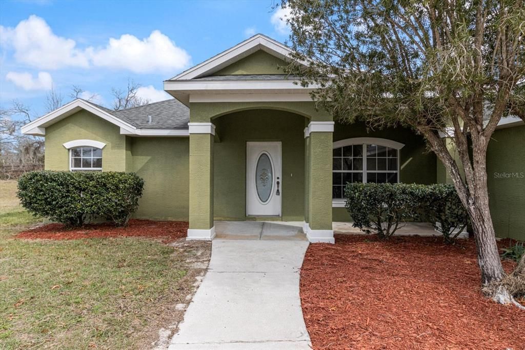 Recently Sold: $680,000 (4 beds, 3 baths, 2526 Square Feet)