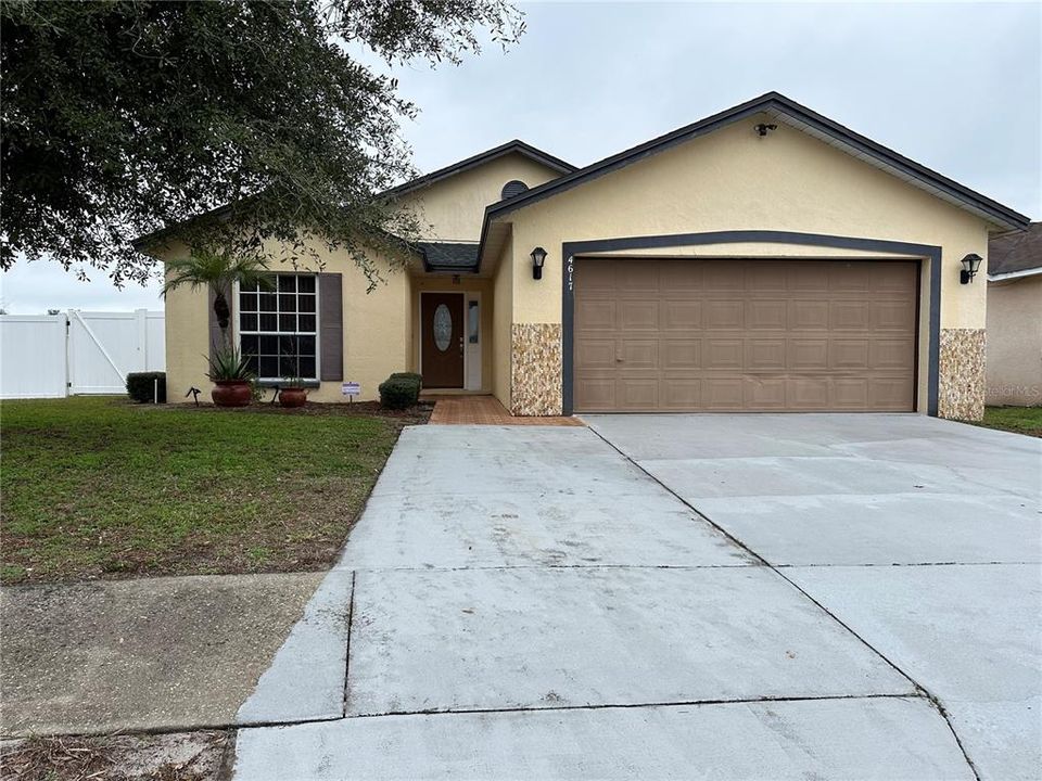 最近租的: $2,500 (3 贝兹, 2 浴室, 1296 平方英尺)