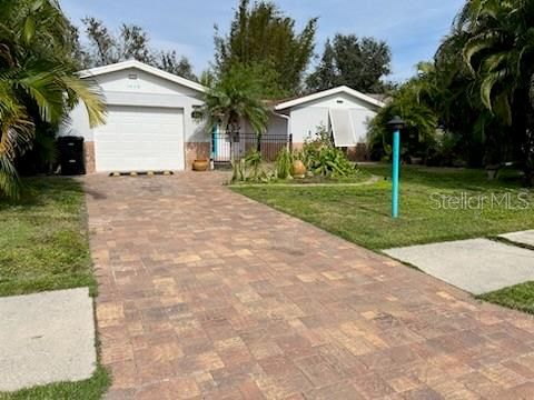 For Rent: $4,500 (3 beds, 2 baths, 1959 Square Feet)