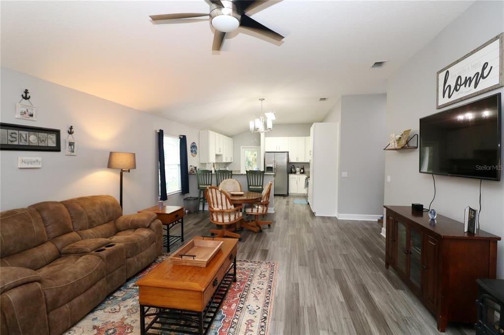 Recently Sold: $449,900 (3 beds, 2 baths, 1740 Square Feet)