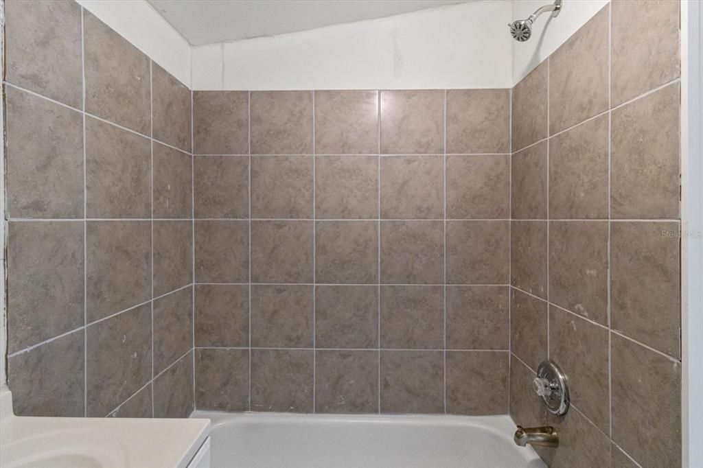 Tub/Shower Combo w/ Tile Surround