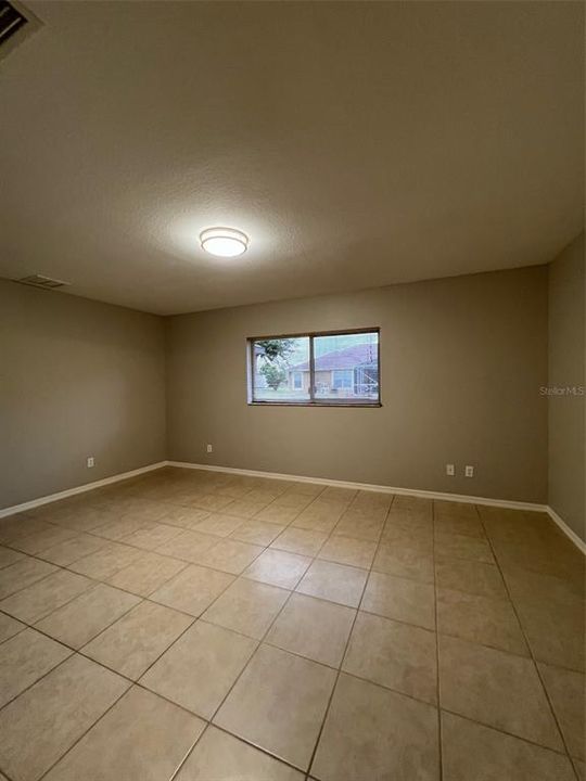 Recently Rented: $2,150 (3 beds, 2 baths, 1553 Square Feet)