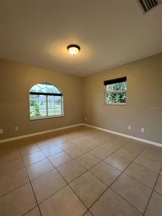 Recently Rented: $2,150 (3 beds, 2 baths, 1553 Square Feet)