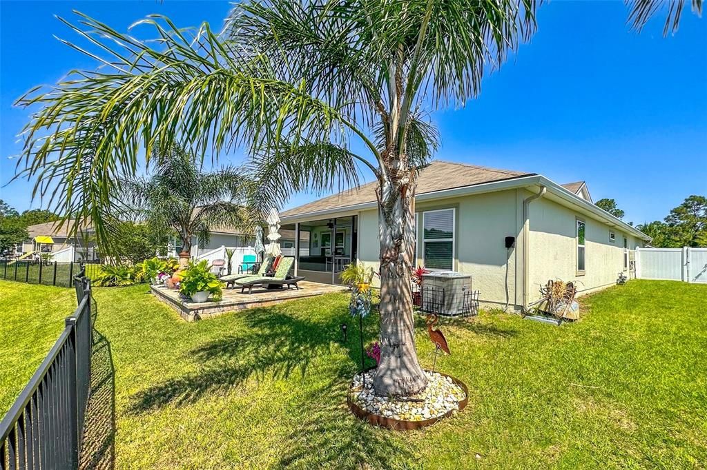 Recently Sold: $469,000 (4 beds, 2 baths, 1981 Square Feet)