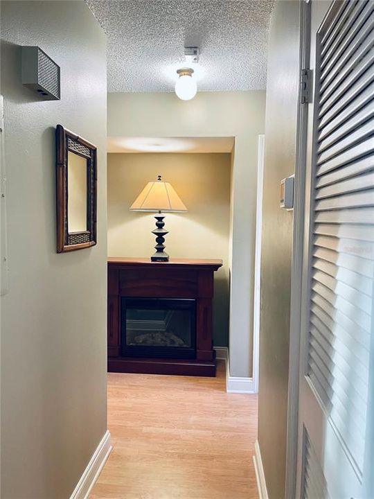 Active With Contract: $138,500 (1 beds, 1 baths, 669 Square Feet)