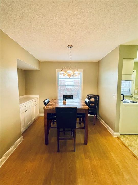 Active With Contract: $138,500 (1 beds, 1 baths, 669 Square Feet)