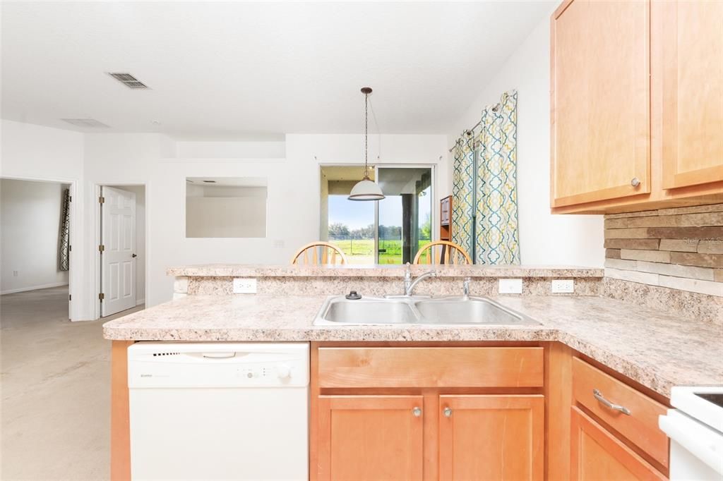 For Sale: $275,000 (4 beds, 2 baths, 1297 Square Feet)