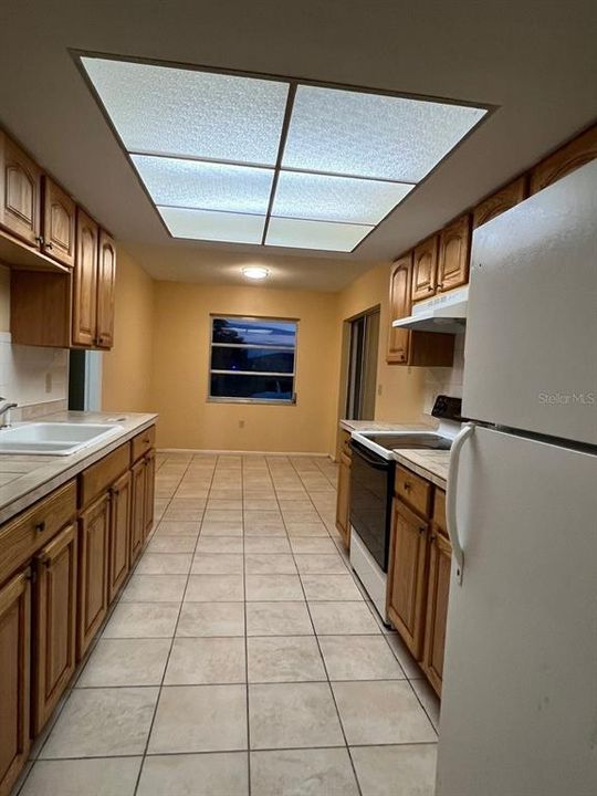 Recently Rented: $1,750 (2 beds, 2 baths, 1400 Square Feet)