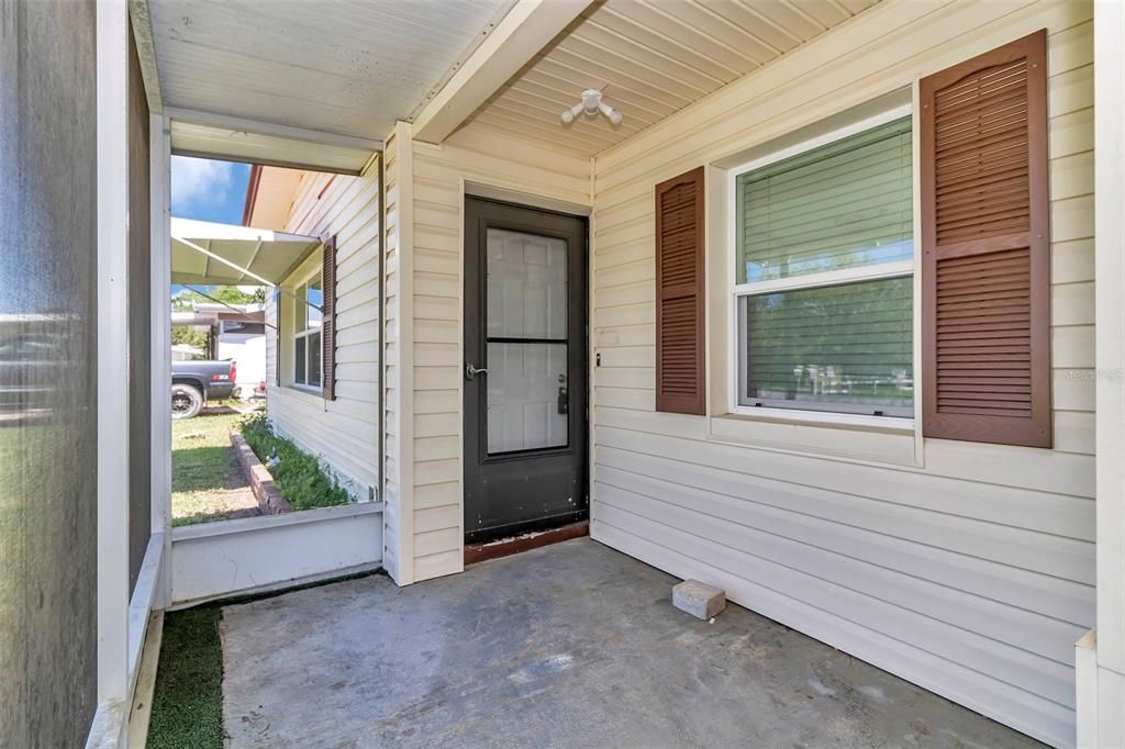 Active With Contract: $159,900 (2 beds, 1 baths, 1215 Square Feet)