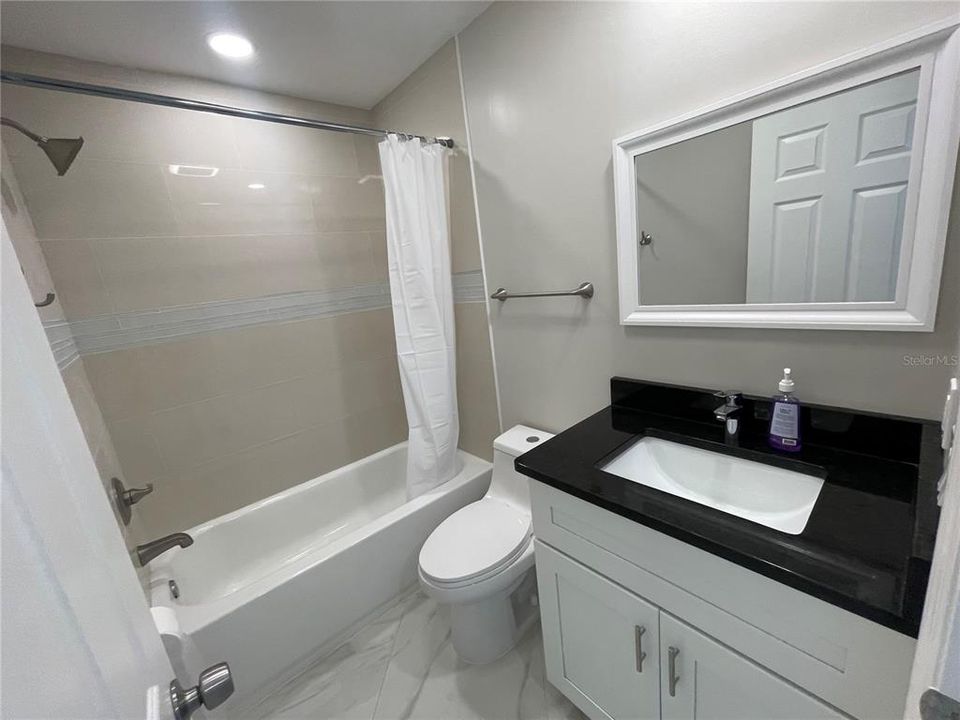 Недавно арендовано: $1,950 (2 спален, 2 ванн, 1000 Квадратных фут)