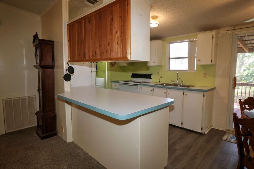 Kitchen with breakfast bar....