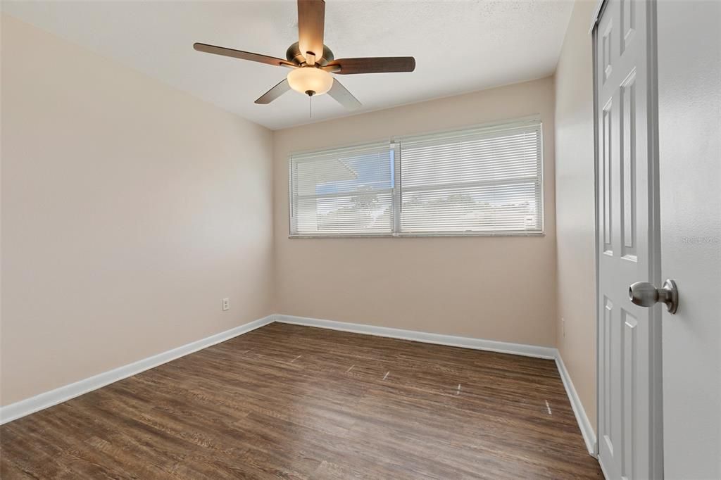 Active With Contract: $199,900 (3 beds, 1 baths, 1052 Square Feet)