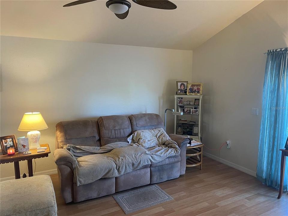 For Sale: $360,000 (3 beds, 2 baths, 1162 Square Feet)