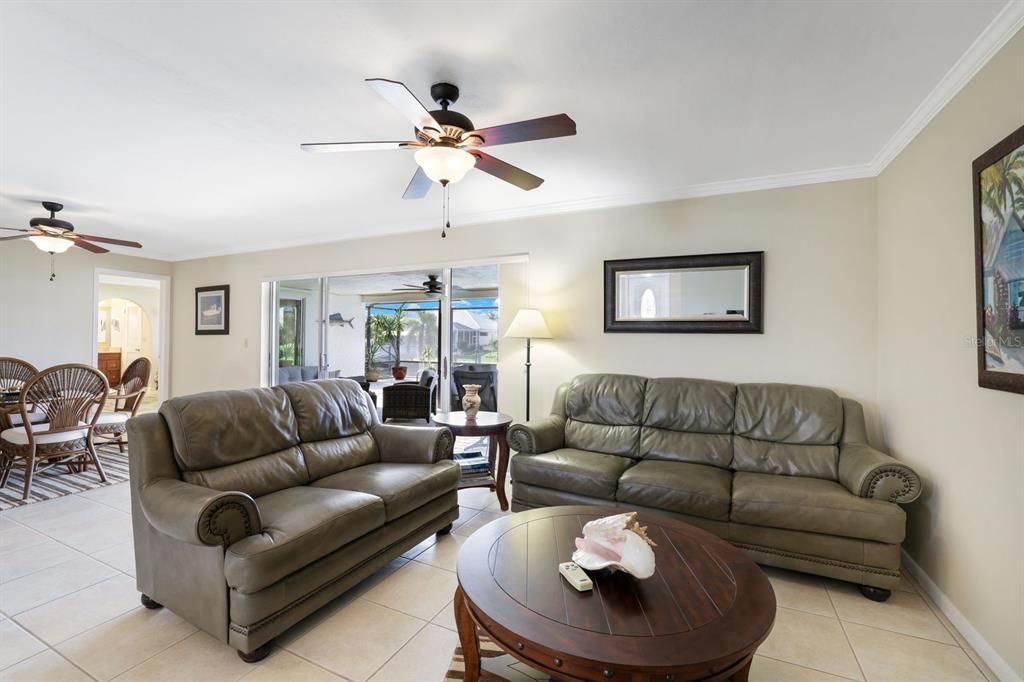 Active With Contract: $679,900 (3 beds, 2 baths, 1489 Square Feet)
