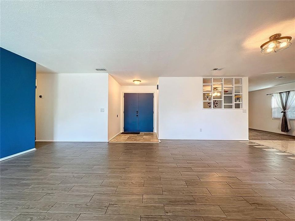 Recently Rented: $2,495 (3 beds, 2 baths, 1713 Square Feet)