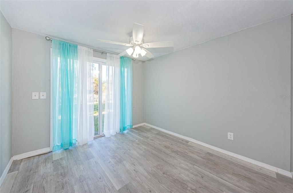 Active With Contract: $157,500 (1 beds, 1 baths, 480 Square Feet)