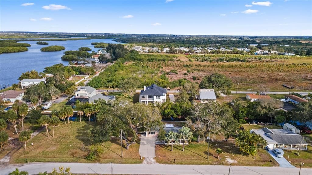 Direct access to Little Manatee River