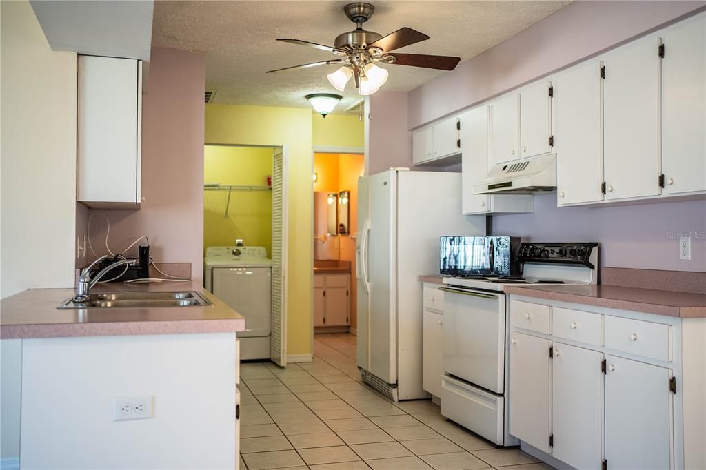 For Sale: $225,000 (2 beds, 2 baths, 1368 Square Feet)