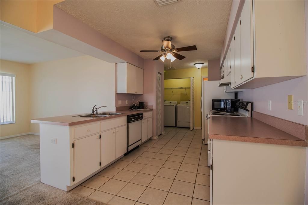 For Sale: $225,000 (2 beds, 2 baths, 1368 Square Feet)