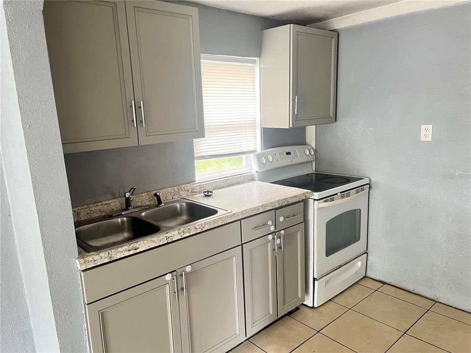Recently Rented: $725 (2 beds, 1 baths, 530 Square Feet)