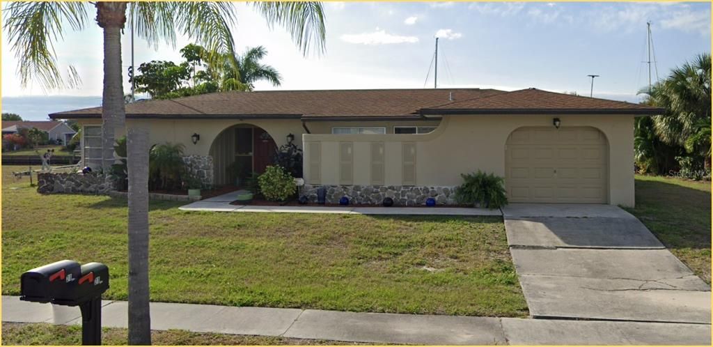 Recently Sold: $430,000 (3 beds, 2 baths, 1497 Square Feet)
