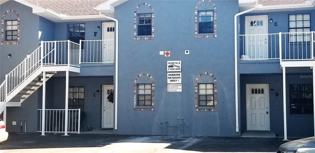 Recently Rented: $975 (2 beds, 1 baths, 864 Square Feet)